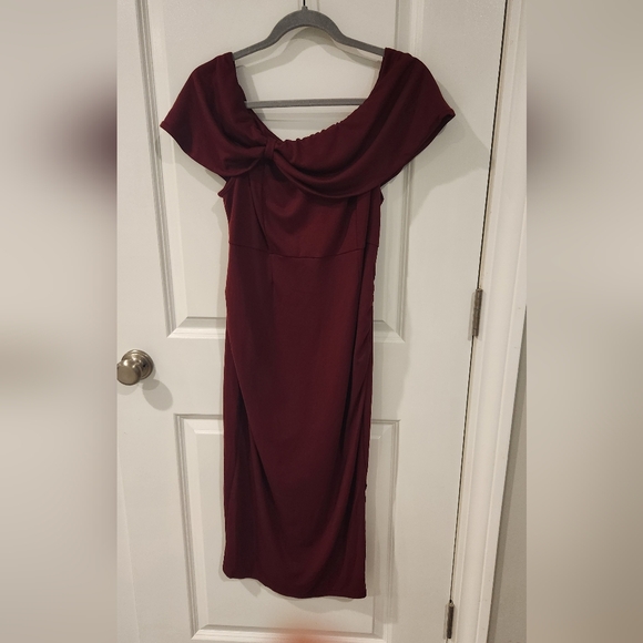 Maacie Off Shoulder Maternity Fitted Dress Burgundy Large - Picture 1 of 6